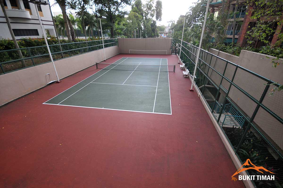 Maplewoods tennis court